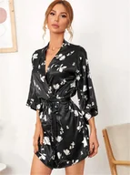 Szlafroki damskie - Elegancki krótki satynowy szlafrok damski - Czarny - miniaturka - grafika 1