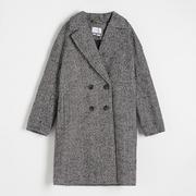 Płaszcze damskie - Reserved - Dwurzędowy płaszcz w jodełkę - Czarny - miniaturka - grafika 1
