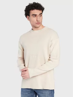 Swetry męskie - Calvin Klein Jeans Sweter J30J322859 Beżowy Regular Fit - grafika 1