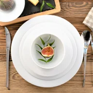 Serwisy obiadowe - Serwis obiadowy porcelanowy na 6 osób z miseczkami PLUS WHITE - miniaturka - grafika 1