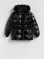 Kurtki i płaszcze dla dziewczynek - Reserved - Pikowany płaszcz z paskiem - czarny - miniaturka - grafika 1