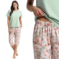 Piżamy damskie - BAWEŁNIANA PIŻAMA DAMSKA Z KRÓTKIM RĘKAWEM I SPODNIE 3/4 W KWIATY MORAJ XXL GREEN - miniaturka - grafika 1