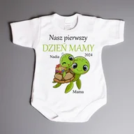 Body dla niemowląt - Nasz pierwszy DZIEŃ MAMY - żółw - bodziak - miniaturka - grafika 1