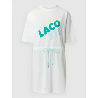 Sukienki - Sukienka T-shirtowa z nadrukiem z logo - Lacoste - grafika 1