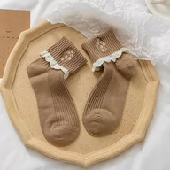 Skarpetki damskie - Skarpety damskie z koronką i haftem - miniaturka - grafika 1