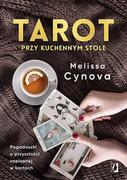 Kobiece Tarot przy kuchennym stole Cynova Melissa