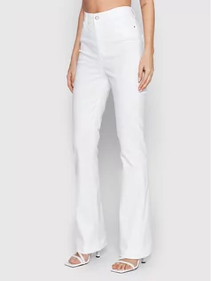Spodnie damskie - Guess Spodnie materiałowe Pop 70's W2GA63 W93CG Biały Slim Fit - grafika 1