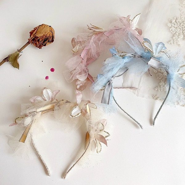 Elegancka złota opaska do włosów z kwiatami i motylami