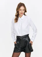 Koszule damskie - Klasyczna biała koszula z błyszczącymi guzikami - miniaturka - grafika 1