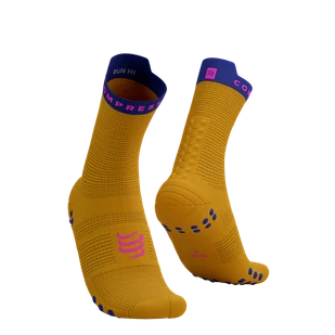 COMPRESSPORT Skarpetki do biegania wysokie PRORACING SOCKS V4 RUN HIGH saffron/dazz blue - Skarpetki sportowe męskie - miniaturka - grafika 1