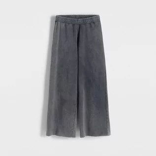 Spodnie damskie - Reserved - Dresowe spodnie z efektem sprania - Szary - grafika 1