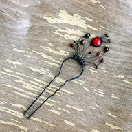 Ozdoby do włosów - Spinka do włosów z motywem dzikich kwiatów w kolorze czerwonym - miniaturka - grafika 1