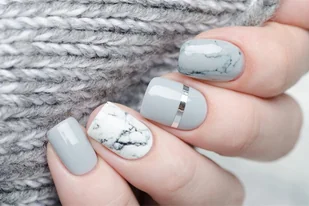 Manicure tytanowy - trwały manicure we Wrocławiu - Czasopisma - miniaturka - grafika 1