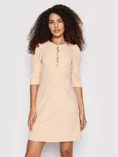 Sukienki - Rinascimento Sukienka koktajlowa CFC0107327003 Różowy Slim Fit - grafika 1