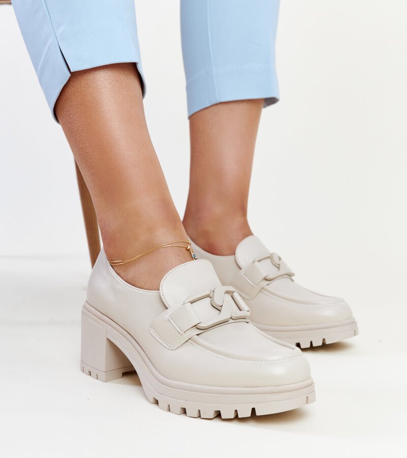 Beżowe półbuty ze skórzaną wkładką Vinceza-40