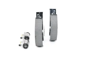 BOSCH Zestaw szczęk hamulcowych 0 204 114 692 - Szczęki hamulcowe - miniaturka - grafika 1