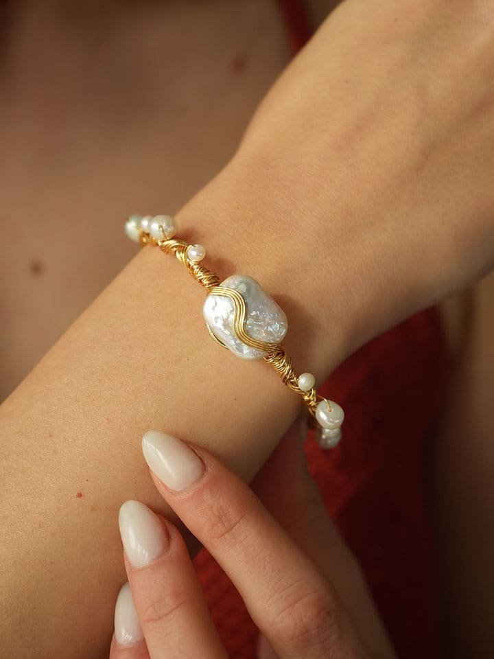 Pierres de Jade Pozłacana bransoletka z perłami