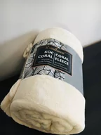 Koce - Kremowy koc dla dorosłych i dzieci 150x200 z puszystej tkaniny Coral, miękki i przyjemny w dotyku - miniaturka - grafika 1