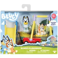 Figurki dla dzieci - Bluey Bluey Zestaw do zabawy w parku: Bluey przegubowa figurka 2,5 cm i trzyczęściowy zestaw do zabawy w parku z huśtawką, zjeżdżalnią i wagonem, oficjalna zabawka kolekcjonerska 13016 - miniaturka - grafika 1