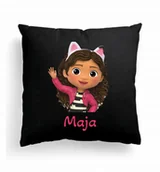 Poduszki dekoracyjne - Foto Poduszka Czarna Koci Domek Gabi + IMIĘ - miniaturka - grafika 1