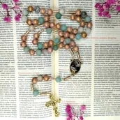 Różańce - Różaniec Z Matką na Modlitwie Święta Anna i Maryja - miniaturka - grafika 1