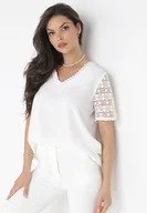 Bluzki damskie - Biała Bluzka z Ażurowym Zdobieniem Avel - miniaturka - grafika 1