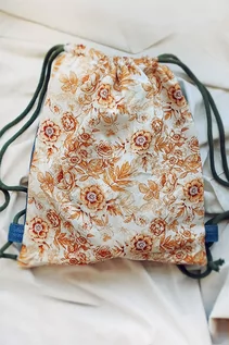 Torebki damskie - Plecak torba 2w1 w rude kwiaty - grafika 1