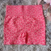 Inne - Damskie szorty do jogi fitness bezszwowe, styl sportowy, rozciągliwy materiał odprowadzający wilgoć, ze wzorem w panterkę, elastyczny pas - miniaturka - grafika 1