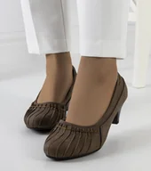 Półbuty damskie - Brązowe czółenka z marszczeniem Santro-36 - miniaturka - grafika 1