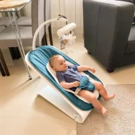 Leżaczki i huśtawki - Drewniany Leżaczek Bujaczek Dla Niemowląt Reece Green + Pałąk Z Zabawkami Luppee 0+ Outlet - miniaturka - grafika 1