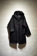 Płaszcze damskie - Czarny krótki płaszcz wełniany - miniaturka - grafika 1