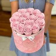 Sztuczne kwiaty - Bladoróżowe Wieczne Róże Różowy Flokowany Flowerbox - Love Edition - miniaturka - grafika 1