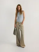 Koszulki i topy damskie - Reserved - Dzianinowe body - jasnoszary - miniaturka - grafika 1