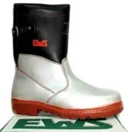 Obuwie robocze - Obuwie EWS 90711 S2 HRO EN 20345 + metalizacja - miniaturka - grafika 1