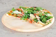 Talerze - Kesper 60462 deska do podawania pizzy z drewna kauczukowca, średnica: 32 cm, grubość: 1,5 cm 60462 - miniaturka - grafika 1