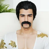 Pozostałe akcesoria fryzjerskie - TEMU Syntetyczna czarna peruka dla mężczyzny z czarnym wąsem jest powszechnie używana na różne okazje wymagające stylizacji, takich jak odgrywanie - miniaturka - grafika 1
