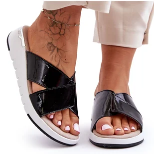 Lakierowane Klapki Na Niskim Koturnie S.Barski AL22469 Czarne - Klapki i japonki damskie - miniaturka - grafika 1