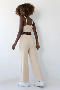 Spodnie prążkowane F2031 beżowy - Spodnie sportowe damskie Spodnie prążkowane F2031 beżowy - Spodnie sportowe damskie - miniaturka - grafika 1