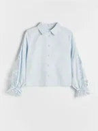 Bluzki dla dziewczynek - Reserved - Koszula z koronkowymi wstawkami - jasnoniebieski - miniaturka - grafika 1