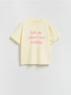 Koszulki i topy damskie - Reserved - T-shirt oversize z nadrukiem - jasnożółty - miniaturka - grafika 1