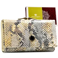 Portfele - Elegancka portmonetka na zatrzask i bigiel beżowa lakierowana PETERSON średniej wielkości skórzany poziomy portfel damski rozbudowany na karty i dok.. - miniaturka - grafika 1