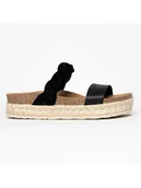 Klapki i japonki damskie - BAYTON Klapki "Clarence" w kolorze czarnym - miniaturka - grafika 1