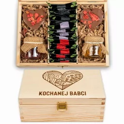 Skrzynka prezentowa z grawerunkiem prezent na dzień babci i dziadka zestaw herbat - Zestawy upominkowe Skrzynka prezentowa z grawerunkiem prezent na dzień babci i dziadka zestaw herbat - Zestawy upominkowe - miniaturka - grafika 1