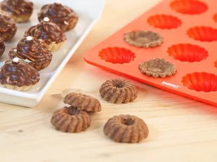 Silikonowa forma na 24 muffinki - Formy do ciast - miniaturka - grafika 1