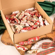 Cukierki - KRÓWKI świąteczne z życzeniami w pudełku MIX wzorów 1kg - miniaturka - grafika 1