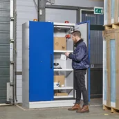 Szafy i regały magazynowe - Szafa Na Akumulatory Litowo-Jonowe Dwudrzwiowa - 90 Minutowa Odporność Ogniowa - miniaturka - grafika 1
