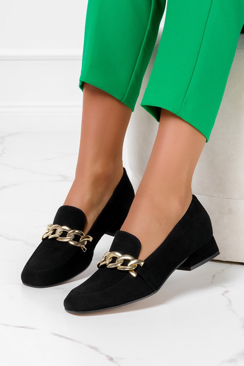 Czarne mokasyny lordsy ze złotym łańcuchem POLSKA SKÓRA Casu 2643-36