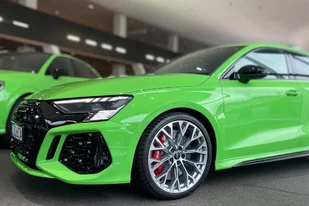 Jazda Audi RS3 ulicami Katowic - Czasopisma - miniaturka - grafika 1