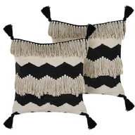 Poduszki dekoracyjne - 2 bawełniane poduszki w geometryczny wzór z frędzlami 45 x 45 cm beżowo-czarne HYDRANGEA - miniaturka - grafika 1