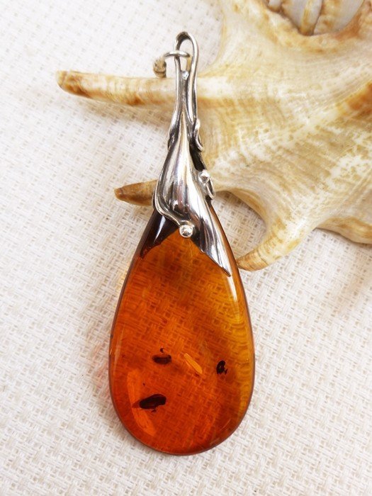 Wisiorek srebrny z bursztynem, handmade 620-339